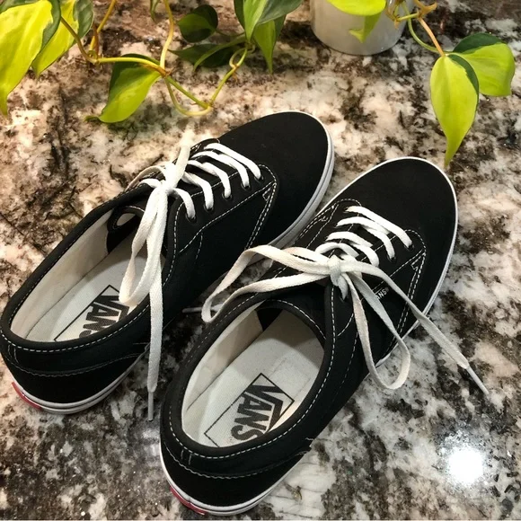 Vans black canvas lace up sneakers - Picture 9 of 10